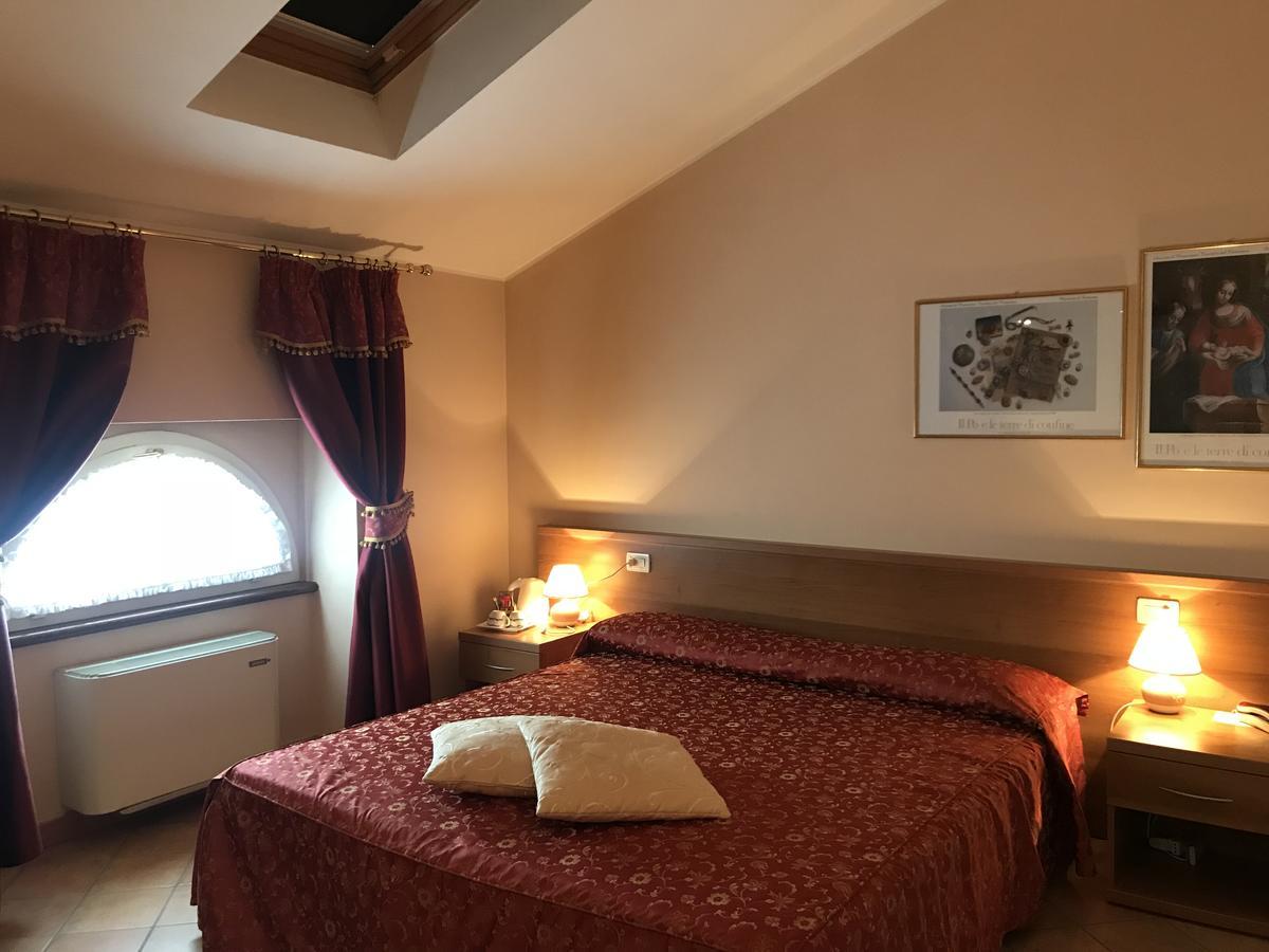 Locanda Ca' Rossa San Giovanni in Croce Exterior photo